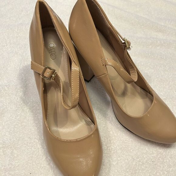 Cato Tan Heels with Strap - Picture 1 of 5
